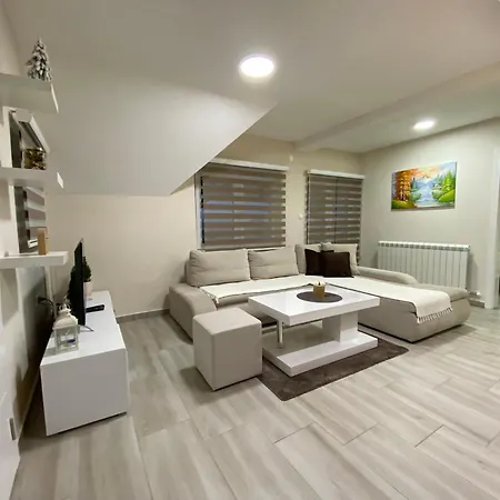 Ena Lux Apartment Divcibare