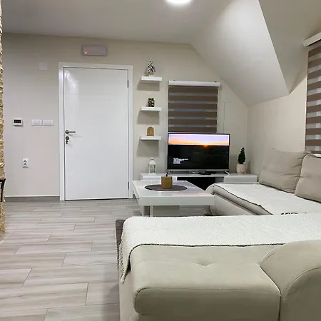Ena Lux Apartment Divcibare