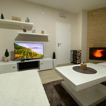Apartment Ena Lux Divcibare